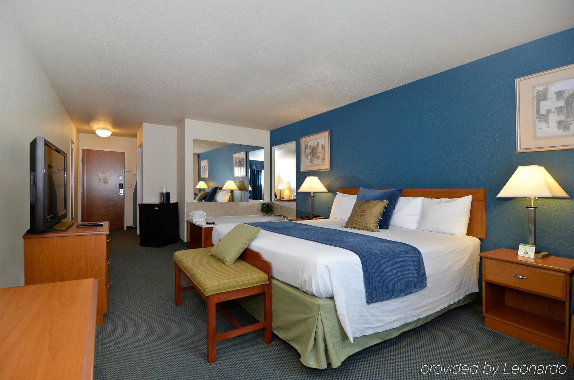 Best Western Central City Номер фото